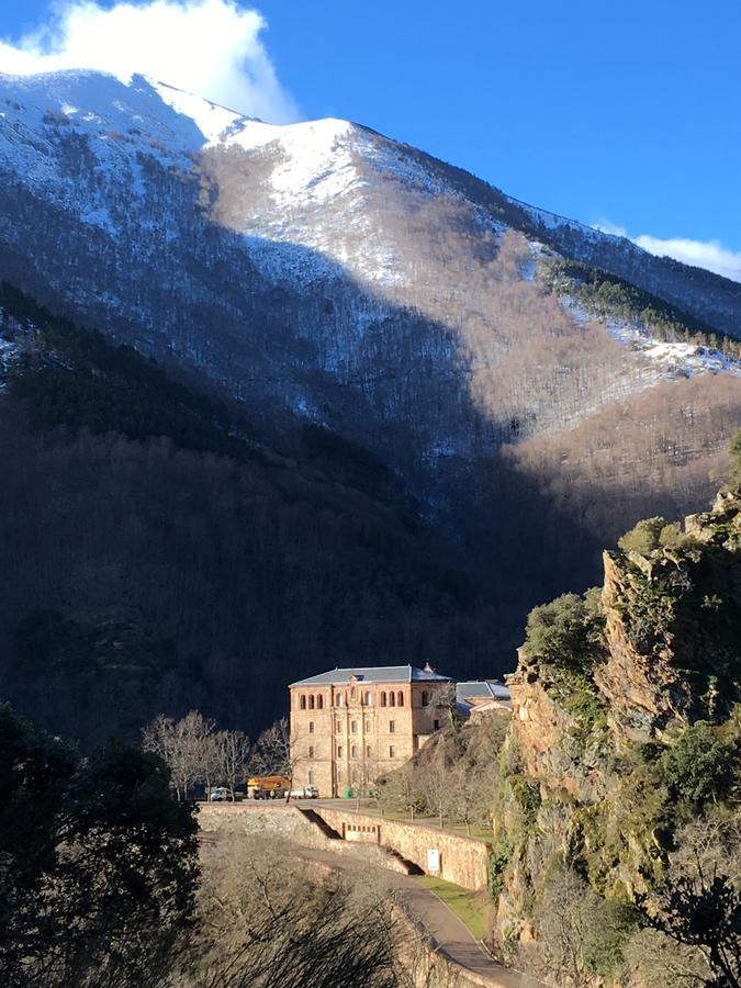 Monasterio De Santa Maria De Valvanera Anguiano 외부 사진